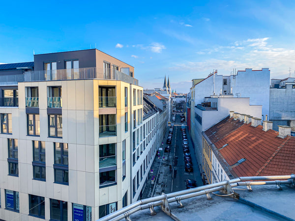 Only 650 meters from Vienna’s busiest main train station “Wien Hauptbahnhof” and  Stunning 12BR. Floor - Perfect for 24 People Group Entire rental unit vacation rental 48927936