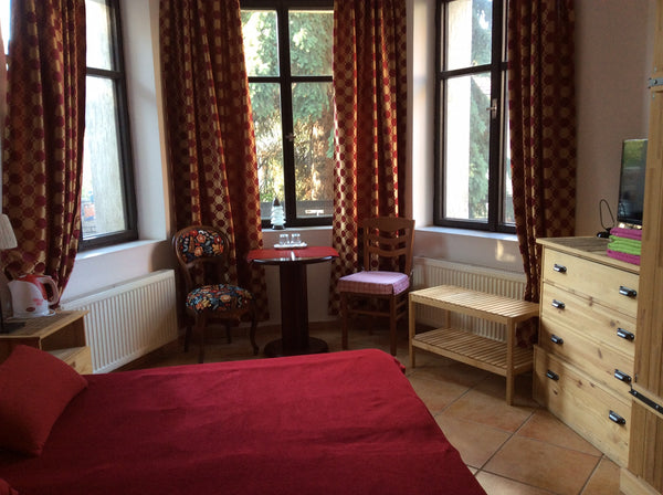 This historic atmospheric villa is a guest house.It is a 30-minute walk from the Bydgoszcz, Poland Apartments 1 in a historic villa. M/tr, 10m/center Entire guest suite vacation rental 35341034