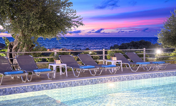 Aqua Blue Villas offer supreme accommodation in Crete. Located splendidly in the London, United Kingdom Aqua Blue Villa Heated Pool Entire villa vacation rental 43410011