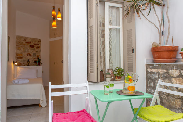 The location is very central yet peaceful.<br />Every restaurant/bar/shop in the Naxos, Greece Modern Studio in the heart of town Entire rental unit vacation rental 13781313