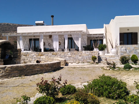 Το Menta's Country Villa είναι μια νεόκτιστη βίλα 4 χλμ. από την Χώρα της Ίου, π  Mentas Country Villa Entire villa vacation rental 19246854