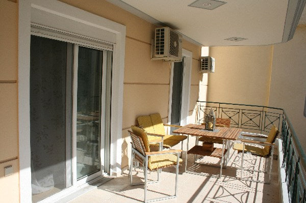 Modern apartment in the centre. First floor. Fully air-conditioned. Easy walk to Athens, Attiki, Greece Modern apartment in city centre - great location Entire rental unit vacation rental 644785