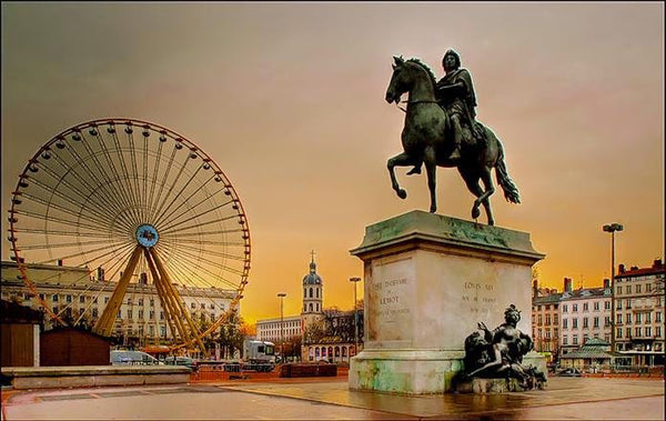 Le logement est situé à 5 min à pied du métro D et B . A 9 min de la gare part D Lyon, France Appartement paisible avec une superbe vue Entire rental unit vacation rental 44401404