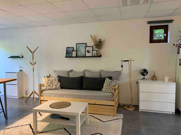 Venez vous ressourcer dans notre studio de 40m2 récemment rénové, situé dans le  Bordeaux, France Studio dans parc arboré Entire guesthouse vacation rental 50808336