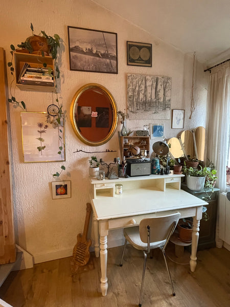 Studio chaleureux à proximité de toutes commodités<br /><br /><b>License number< Lyon, France Studio de charme avec mezzanine idéalement situé Entire rental unit vacation rental 774377217158060971