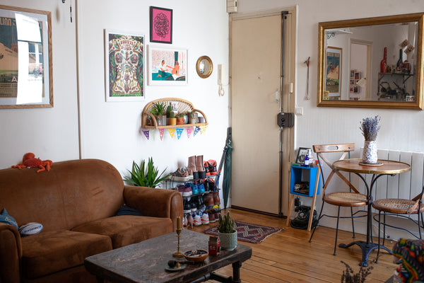 In a lovely and quiet neighborhood, you could enjoy its bars, restaurants and pa Paris, France 2 rooms in a lovely neighborhood of Paris Entire rental unit vacation rental 13821916