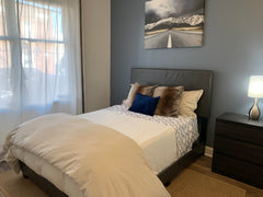 Live long term in a beautiful furnished room in a three-story home in the heart  Glen Head, NY Home in The Bronx · 1 bedroom · 1 bed · 1 bath Private room in home vacation rental 912979231992163179