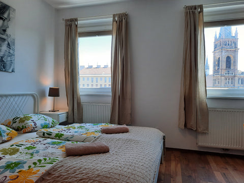 ★ Entire 1 Bedroom (app. 25m²) Apartment serviced by Roadhouse Apartments Vienna Vienna, Austria Amazing View ☆ AC ☆ Near Downtown ☆ Self Check-In Entire rental unit vacation rental 51320321