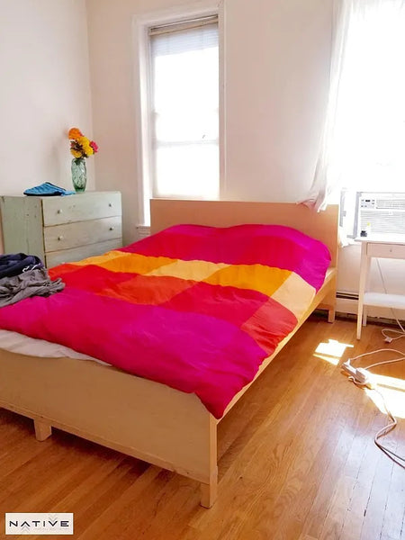 Entire top floor, right on Prospect Park. Three minute walk to the 15 St - Prosp  Rental unit in Brooklyn · 2 bedrooms · 2 beds · 1 bath Entire rental unit vacation rental 871200484656283015
