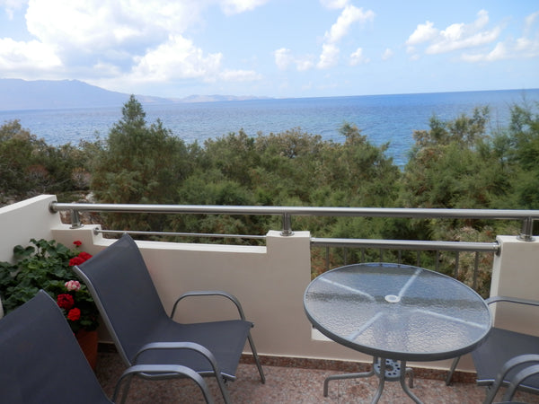 Dear guests<br />If you are looking for a quiet holidays at a wild and nature pl Chania, Greece Studio 30 meter from seaside, at west Crete Entire home/apt vacation rental 2319127