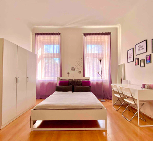 Enjoy Vienna and get a feeling for it in my apartment.<br />My apartment is neat  10 𝐌𝐢𝐧 𝐭𝐨 𝐭𝐡𝐞 𝐜𝐞𝐧𝐭𝐞𝐫/𝐧𝐞𝐱𝐭 𝐭𝐨 𝐦𝐞𝐭𝐫𝐨 𝐔𝟏 Entire rental unit vacation rental 36102794