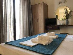 Located in the centre of Platanes in Rethimno but it's so quiet. <br />✔️View to Greece Garden view studio. Entire rental unit vacation rental 26044718