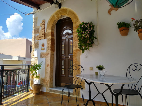 La Casa Paterna is a 2019 renovated house that tried to keep a bit of its old tr Thessaloniki, Greece La Casa Paterna Platanias square Entire home vacation rental 34902338
