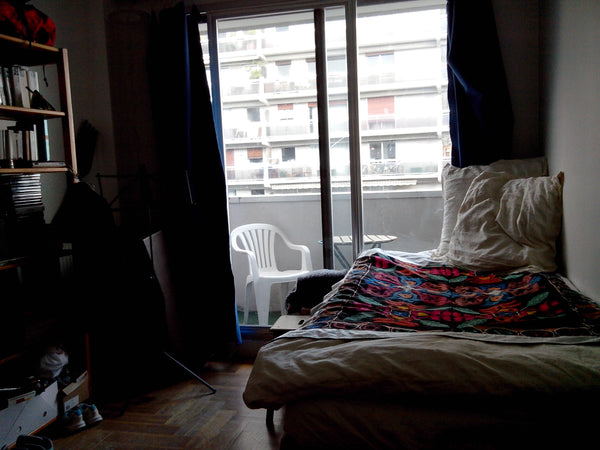 Appartement au 8e étage, très bien situé (Charonne), très calme. Petite biblioth  Chambre acueillante avec balcon Private room in rental unit vacation rental 11471294