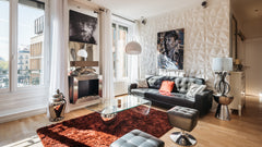 Le charme de l'ancien aux tonalités modernes et climatisé !<br />Situé sur la pl Lyon, France "La Loge De l'Opéra" Appartement avec vue Entire rental unit vacation rental 21522181