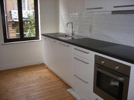 Walking distance from metro and main train station<br />Beautiful wooden floors< Abu Dhabi, United Arab Emirates Sunny and spacious (90m2!) Entire rental unit vacation rental 7134833