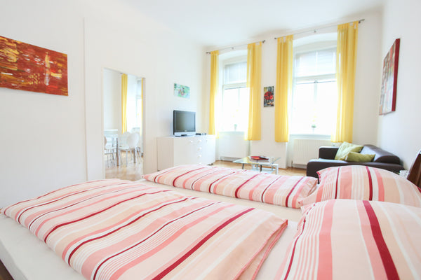 Sehr schönes, sonnendurchflutetes Apartment für bis zu 4 Personen. Mit 2 getrenn Vienna, Austria Modernes und neu renoviertes Apartment Entire rental unit vacation rental 31344597