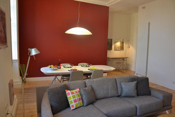 Completely renovated with materials respecting the environment, this apartment o Bordeaux, France Apartment-Comfort-Ensuite with Shower-City View Entire rental unit vacation rental 4843341