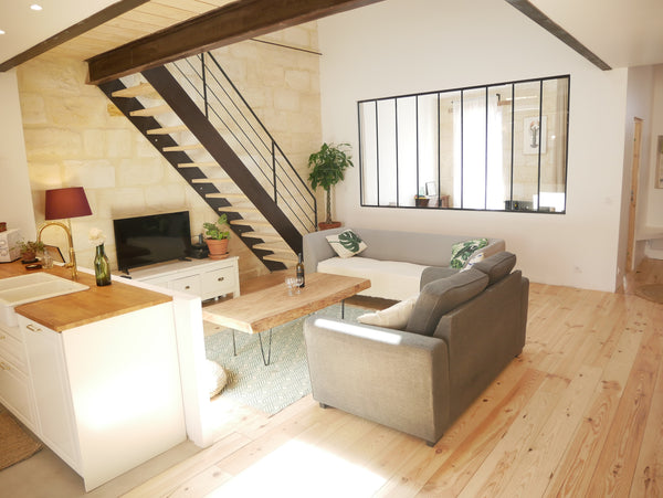 A luxury traditional villa (Echoppe Bordelaise) located 15 min waking distance f Bordeaux, France Beautiful villa with a big private garden Entire townhouse vacation rental 33653503