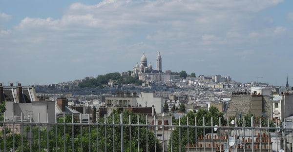 A nice 3 rooms apartment, 60 m², great view on a nice house from the Butte Berge Paris, France romantic trip in Paris Entire rental unit vacation rental 6638763