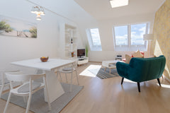 WELCOME TO ONE OF THE LUXURY APARTMENT DWELLINGS IN THE SUBLIME CITY OF VIENNA ! Vienna, Austria Karlskirche View Duplex Apartment/Terrace #10of10 Entire rental unit vacation rental 28607435
