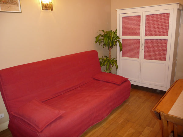 This flat is ideal if you look forward to visiting the capital. Even if it is sm Paris, France Quiet two-room apartment (20sqm) near Bastille Entire rental unit vacation rental 19042361