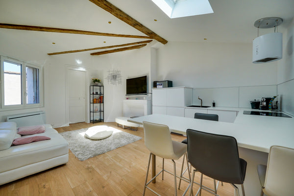 Pour vos séjours professionnels ou privés, venez profiter de ce bel appartement  Bordeaux, France Appartement lumineux et spacieux - Bordeaux 4 pers Entire rental unit vacation rental 48764052