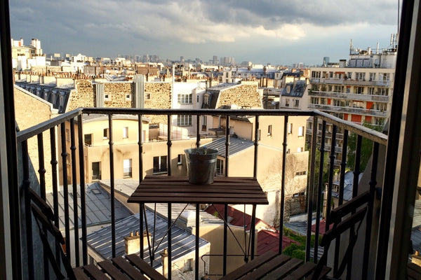 Petit studio charmant, très lumineux, tout confort, balcon avec superbe vue sur  Paris, France Charmant studio avec balcon Entire rental unit vacation rental 29307735