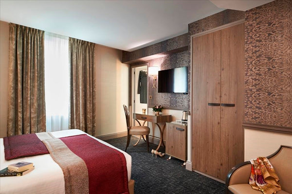 Would you like to stay in Bordeaux in a spacious and pleasant room? Our « Deluxe Bordeaux, France Stay in a Deluxe Room - Hotel Bayonne Etche-Ona Room in boutique hotel vacation rental 34795929