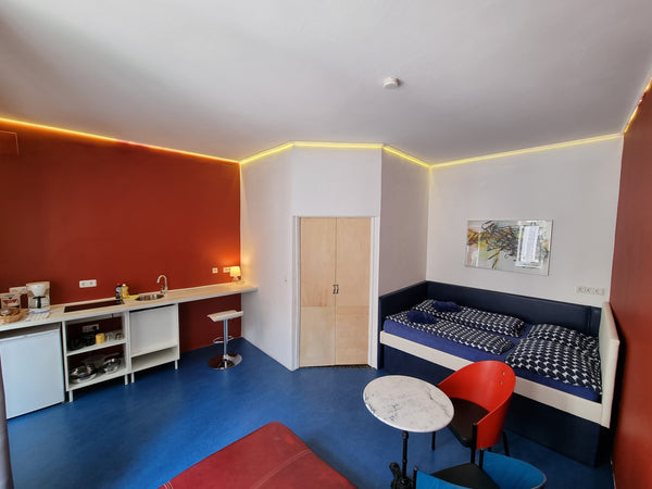 This stylish place to stay is perfect for group trips.<br />The house is in an u United States Patio Studio Entire vacation home vacation rental 648468707881882450