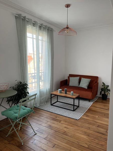 Petit 2 pièce tout juste rénové à 5 min à pied du métro Corentin Cariou Ligne 7  Ramatuelle, France Charmant 2 pièces parisien Entire rental unit vacation rental 21039261