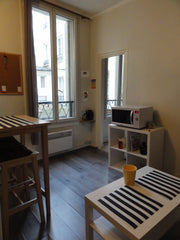 Appartement chaleureux de 20m2. Au calme sur cour. Nombreuses commodités aux ale Sèvres, France Cosy and quiet apartment Entire rental unit vacation rental 20400048