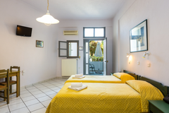 The open space studio offer two single beds and can cater for up to two people w Athens, Greece Budget studio for two Entire rental unit vacation rental 6413995