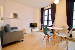 This wonderful studio is located close to the prestigious Martyrs square in the  Brussels, Belgium Superb spacious Studio - City Center Entire rental unit vacation rental 44373592