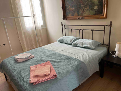 A cozy and comfortable second floor apartment with balcony with large bedroom ,l GR Beautiful apartment at 2nd floor Entire rental unit vacation rental 51636942