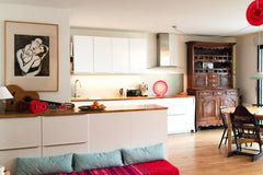 Grand appartement familial chaleureux, idéalement situé à 400 mètres des berges  Lyon, France Calme et cosy, idéal pour un séjour en famille Entire rental unit vacation rental 21727168