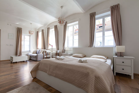 - A Pretty apartment in a super location  <br />- Check-in on arrival (we will m Prague, Czechia Pretty Apartment near Castle&Bridge by the River Entire rental unit vacation rental 54004739