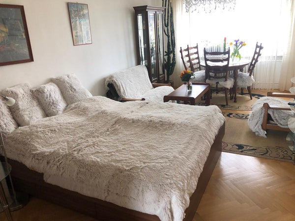 Když se ubytuješ na tomto místě v srdci dění, s rodinou to budete mít kousek na   Útulný byt s balkónem a krásným výhledem Entire condo vacation rental 642555496536022987