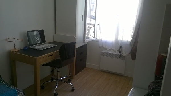 studio de 12m2 , très propre, lumineux et calme!<br />4è étage sans ascenseur co Paris, France studio calme et bien situé Paris 11è Entire rental unit vacation rental 19780239