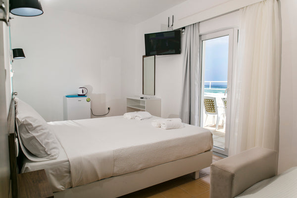 Kissamia Rooms are located only 20 metres from Kissamos 'Telonio' beach. <br />D Kissamos, Greece Top Floor Room, King Bed+Sea Views+5' to Nightlife Room in hostel vacation rental 14552458