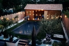Profitez de votre séjour à Bordeaux pour découvrir les richesses de la région. < Carbon-Blanc, France Maison familiale 4 chbrs piscine chauffée Bordeaux Entire villa vacation rental 51801304
