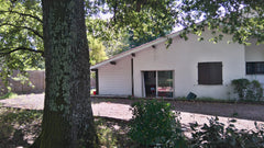 Bienvenue dans ce T2 de 40m2 situé près de l'hôpital Haut-Lévêque. <br />Mitoyen Pessac, France Petite maison 40 m2 dans un écrin de verdure Entire home vacation rental 26724848