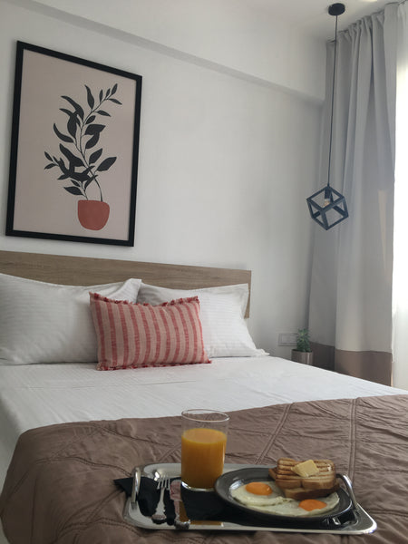Enjoy an endless blue view and stunning sunsets from a newly built one-bedroom s Brentford, United Kingdom Sea, mountain & stunning sunset view modern suite Entire vacation home vacation rental 703714965342677481