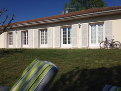 Grande maison de 210 m2 - style "île de France". Grand jardin de 1500 m2. Idéal  Blanquefort, France Grande Maison proche Bordeaux & Route des Vins Entire home vacation rental 32919141
