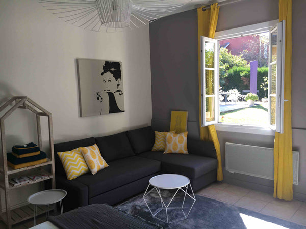 Maisonnette accueillante et refaite à neuf, calme avec vue sur le  jardin idéale Lyon, France Charmante Maisonnette indépendante 38m2 au calme Entire home vacation rental 25827573