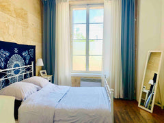 Sur le Quai Saint Croix d’un bel immeuble au cœur du quartier historique 200m à  Évian-les-Bains, France Jolie studio Ste Croix BDX Centre Entire condo vacation rental 40286749
