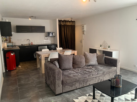 Appartement T2 48 m2 dans une résidence calme, composer d'un salon avec cuisine  Brouchaud, France Appartement T2 dans une résidence calme Entire condo vacation rental 38319429