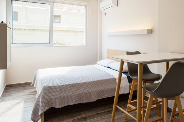 Fully renovated, bright studio 35sqm, 3rd floor, in a very central location, opp GR National theater studios 1@5min historic center Entire rental unit vacation rental 53395269