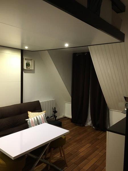 Studio refait à neuf entièrement équipé. Lit double 160 cm suspendu. Air climati Pont-Évêque, France L’expérience du lit suspendu en plein Paris -15 m2 Entire rental unit vacation rental 21883003
