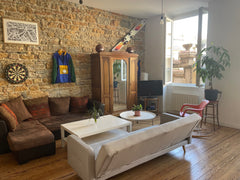 Au cœur de Croix-Rousse, cet appartement est très calme et bénéficie d'une vue i Grenoble, France Charme et calme au cœur de Croix Rousse Entire rental unit vacation rental 32981200